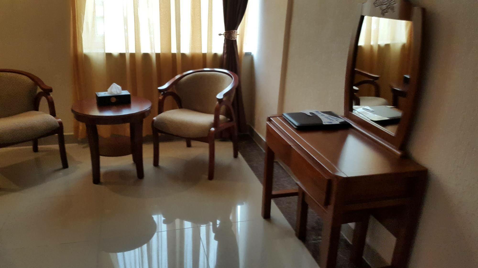 C Fun Addis Hotel Exterior foto