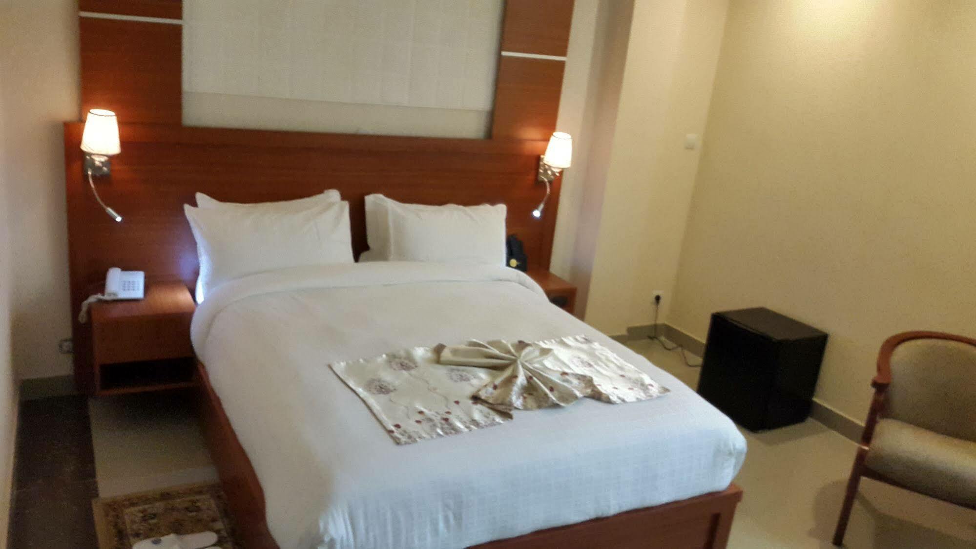 C Fun Addis Hotel Exterior foto
